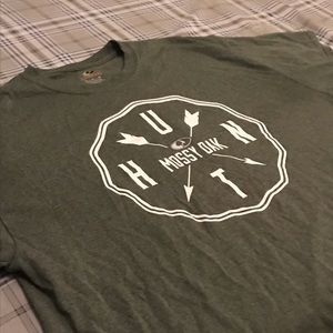 Men’s mossy oak tee shirt